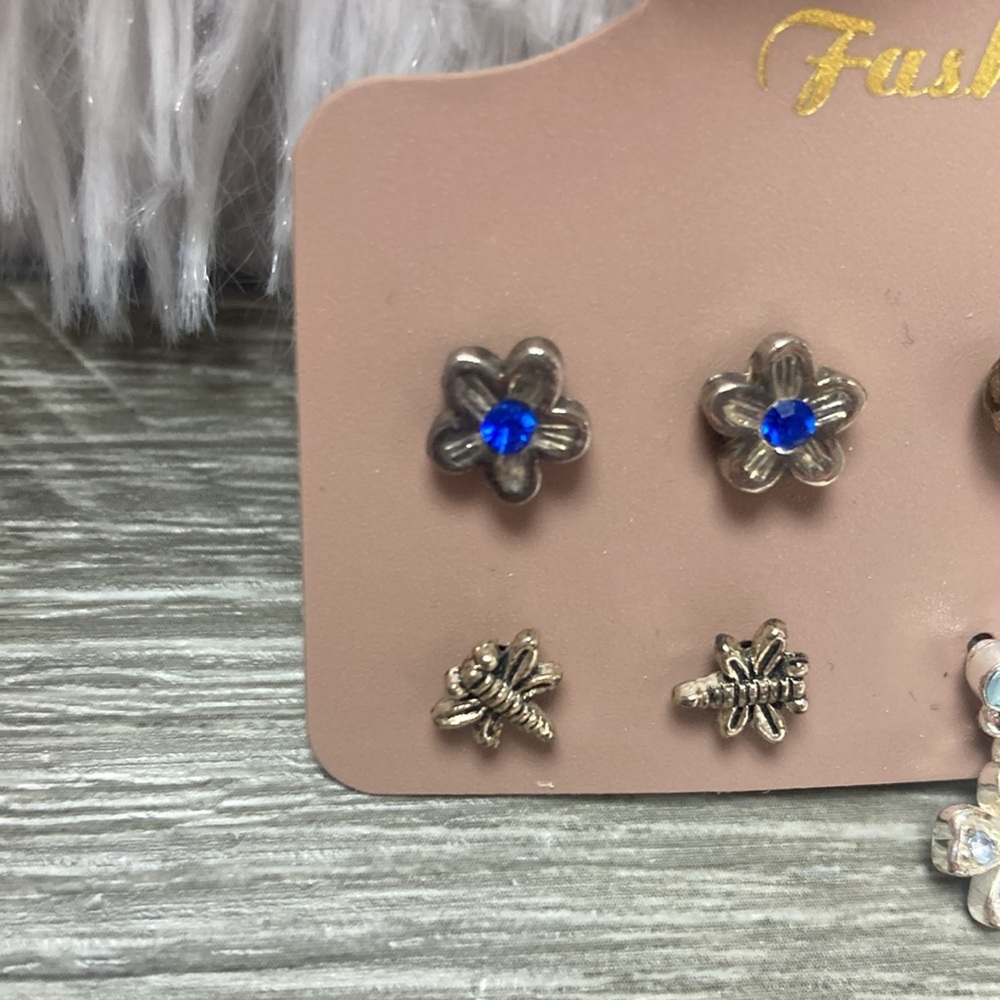 Assorted Earring Card - Picture 2 of 4
